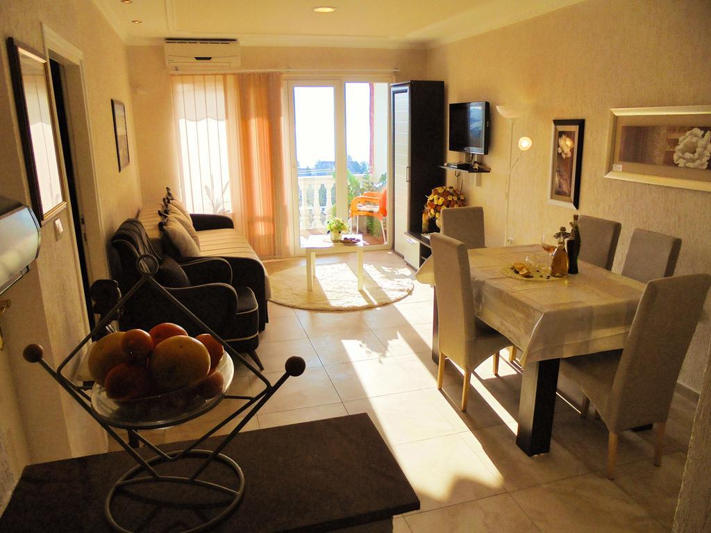 Villa Lastva Apartments 蒂瓦特 外观 照片