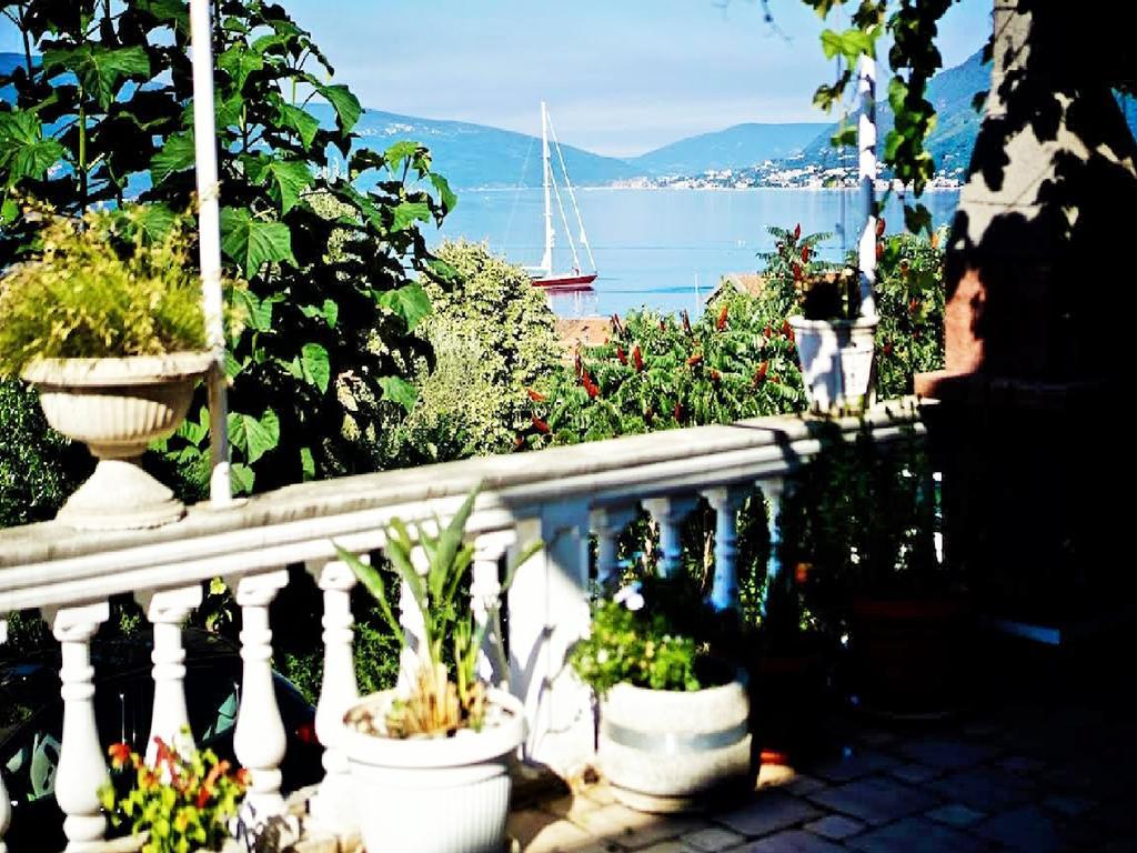Villa Lastva Apartments 蒂瓦特 外观 照片