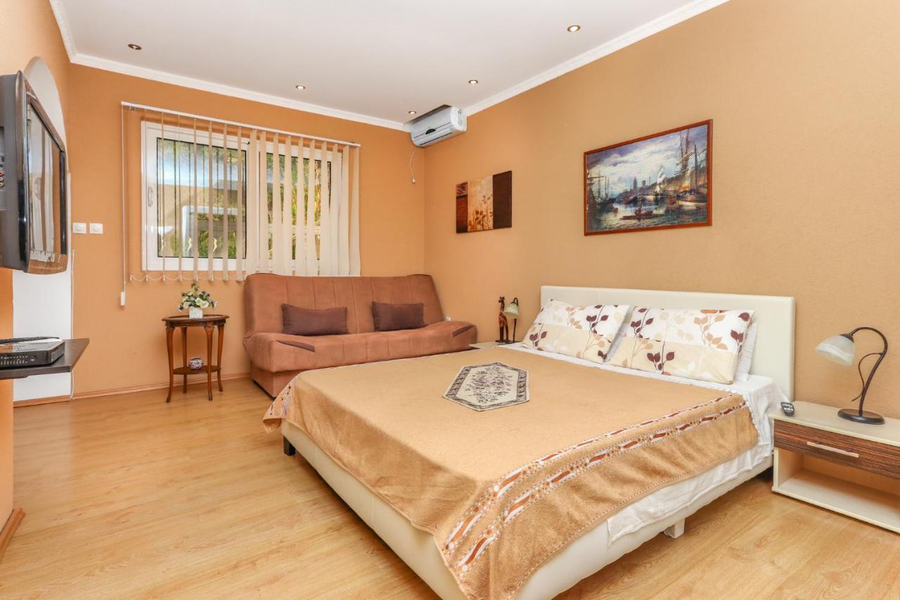Villa Lastva Apartments 蒂瓦特 外观 照片
